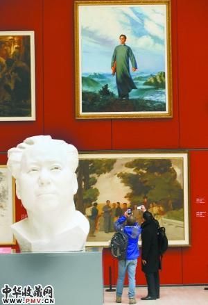 《巨人毛泽东――毛泽东书法与当代名家雕塑绘画展》,昨天上午在国家博物馆开幕。 本报记者 孙嗌? /> <span class=