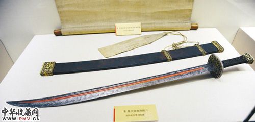 ▲“清前文物展”展出的珍贵文物 摄影 李浩