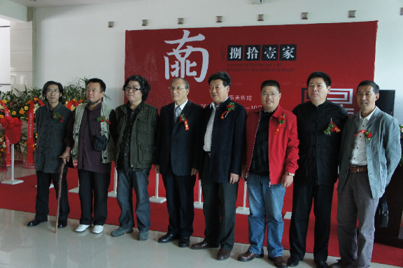 左起王定安张大鹏汪真仰蔡丰名领导王卫民李勇逸张建阳