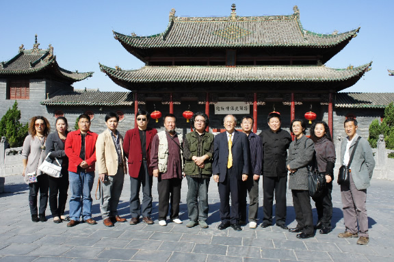 应邀画家游洛阳民俗博物馆