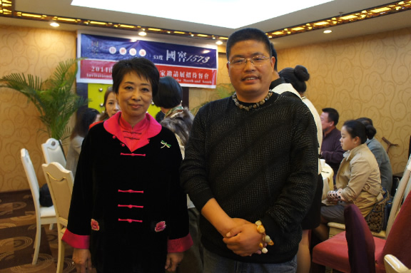 王卫民与香港画家伍月柳女士