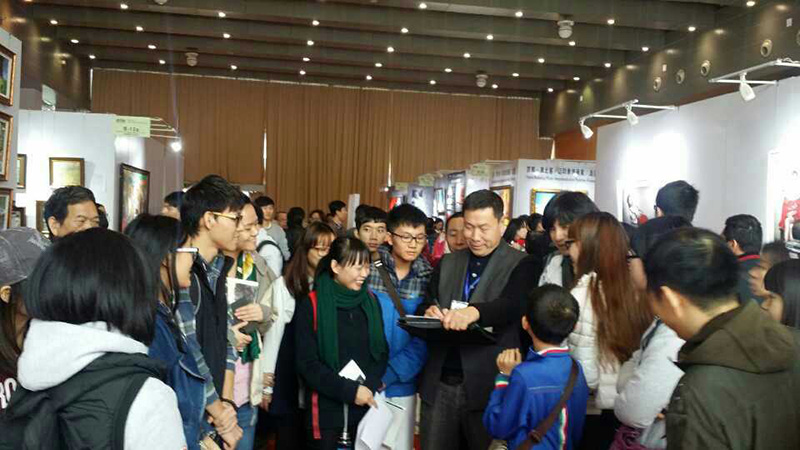 乔海旭2014年12月在国际艺博会表演引轰动1