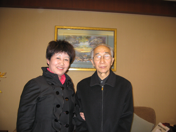 与原中国美协主席靳尚谊合影