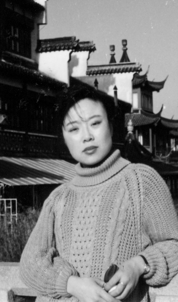 梁静个人照片