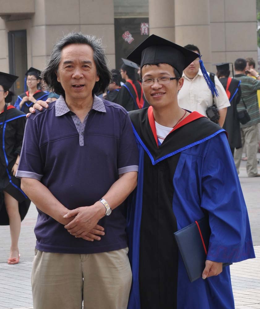 与导师霍春阳合影2