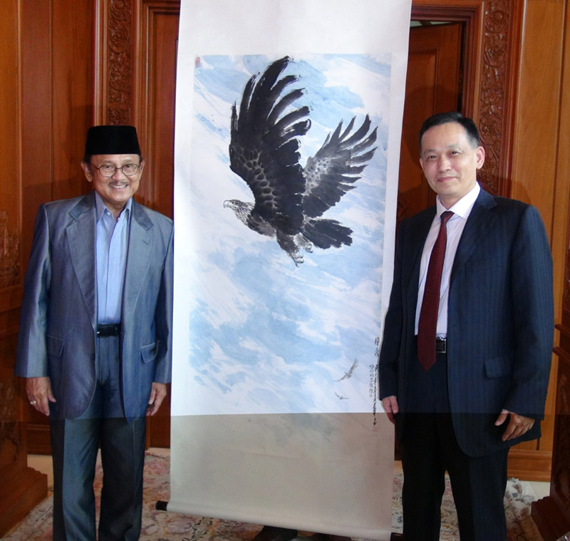 印尼第三任总统哈比比与画家君寿