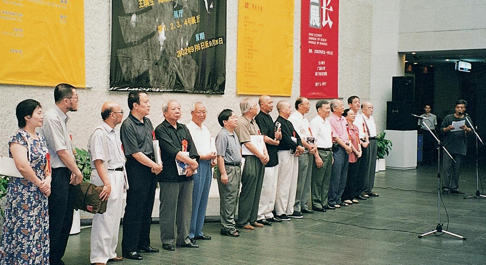 在广州出席甘肃画展开幕式