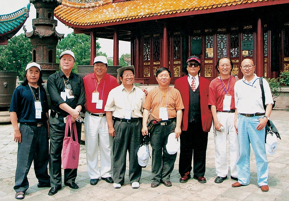 与各地画家三峡采风合影