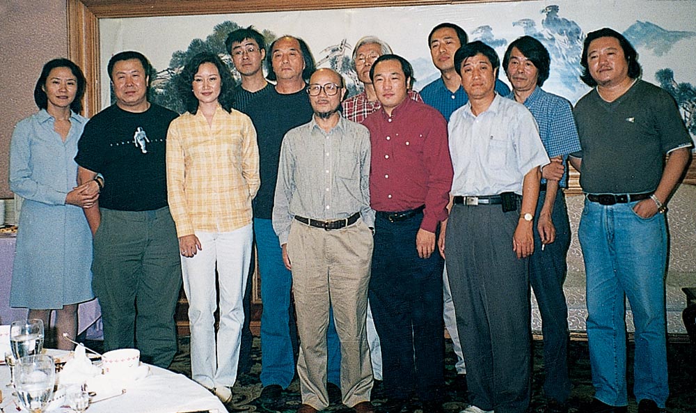 拜访黑龙江画家的合影