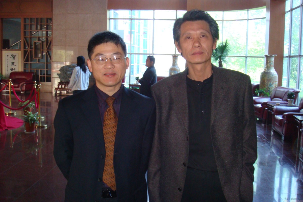 杨龙培与中国书协草书创作委员会主任刘洪彪在一起