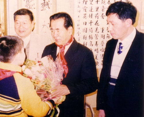与全国人大副委员长铁木尔.达瓦买提