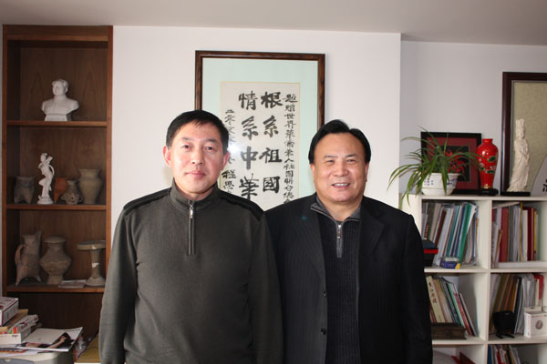 19 与世界华侨华人秘书长任新亮