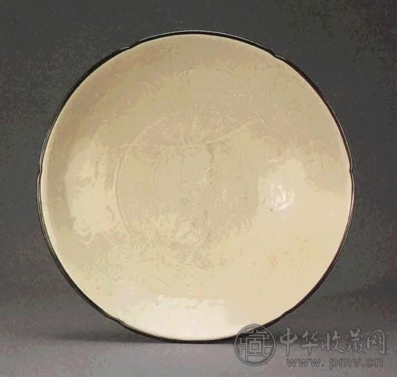 北宋 定窑刻花莲纹盌