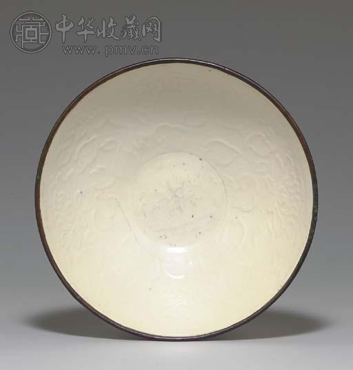 金代定窑白釉印花碗