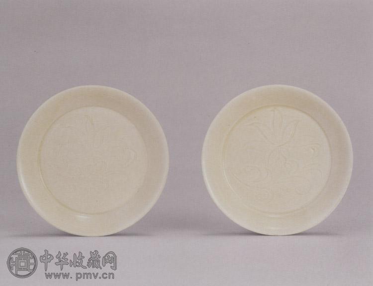 宋 定窑刻花卉纹碟(1对)