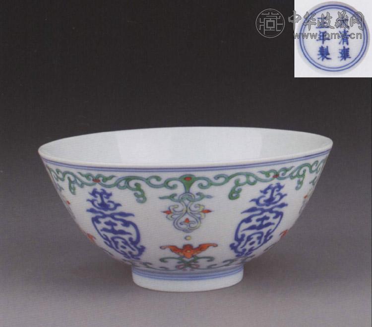 清雍正 斗彩花卉纹碗