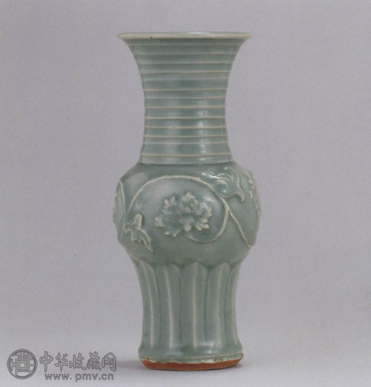 元 龙泉窑青釉贴花牡丹纹小凤尾尊