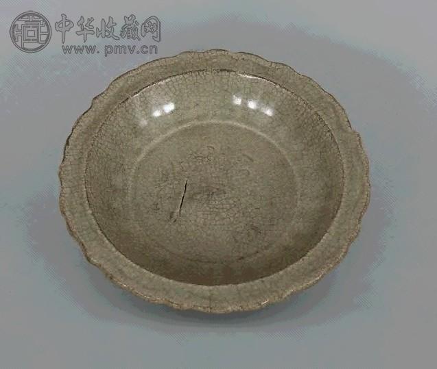 元 龙泉花口盘(有窑缝)