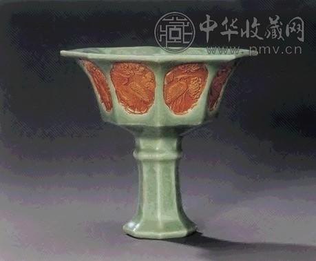 元 龙泉窑青釉开光印花鹭莲纹高足杯