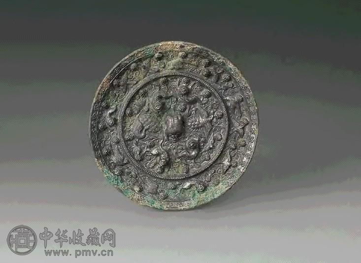 盛唐 海兽孔雀葡萄纹镜