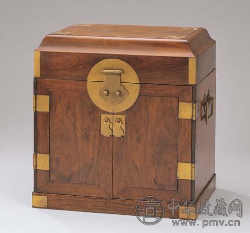 清十八世纪 黄花梨官皮箱