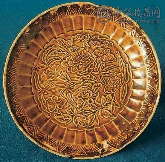 宋 定窑酱釉印花纹菊瓣盘