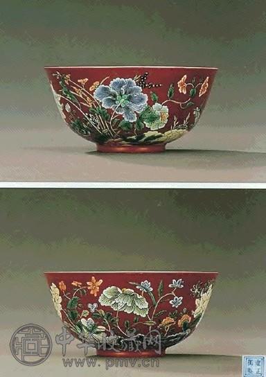 清雍正 珊瑚红地五彩花卉盌