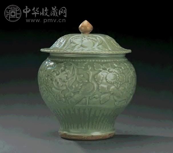 元末/明初 龙泉窑青釉孔雀花果纹盖罐