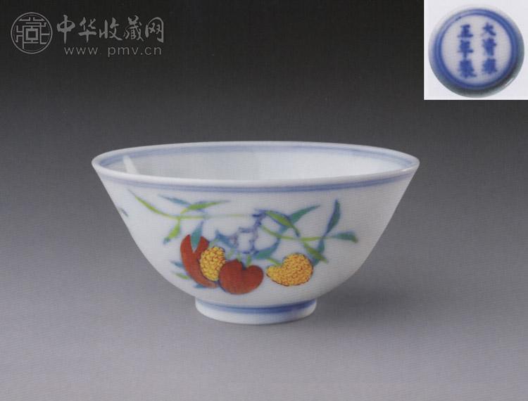 清雍正 斗彩三多纹小碗