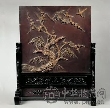 清 祁阳石俏色凸雕喜鹊登梅纹插屏