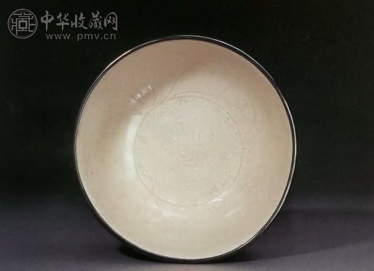 北宋 定窑白釉刻花莲纹大盌