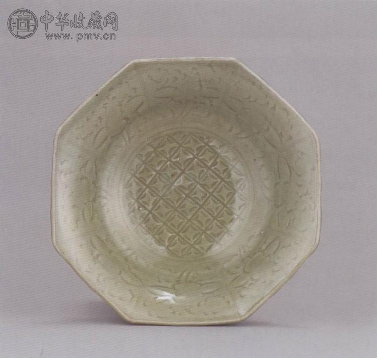 元 龙泉窑印花卉纹八方盘
