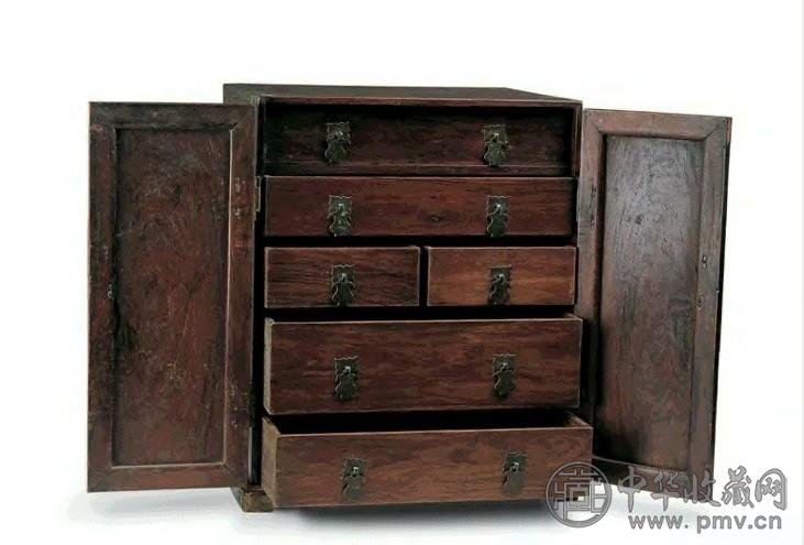 清 梓檀雕龙纹嵌螺钿手卷盒