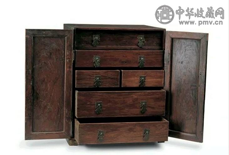 清 梓檀雕龙纹嵌螺钿手卷盒