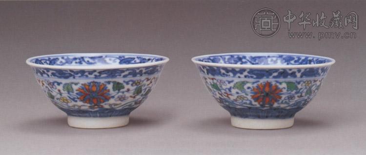 清乾隆 斗彩缠枝莲纹小碗(1对)