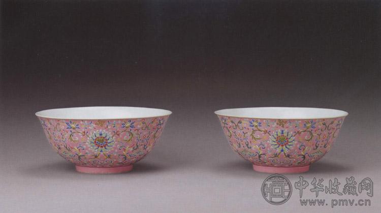 清嘉庆 粉色地粉彩福寿花卉纹碗(1对)