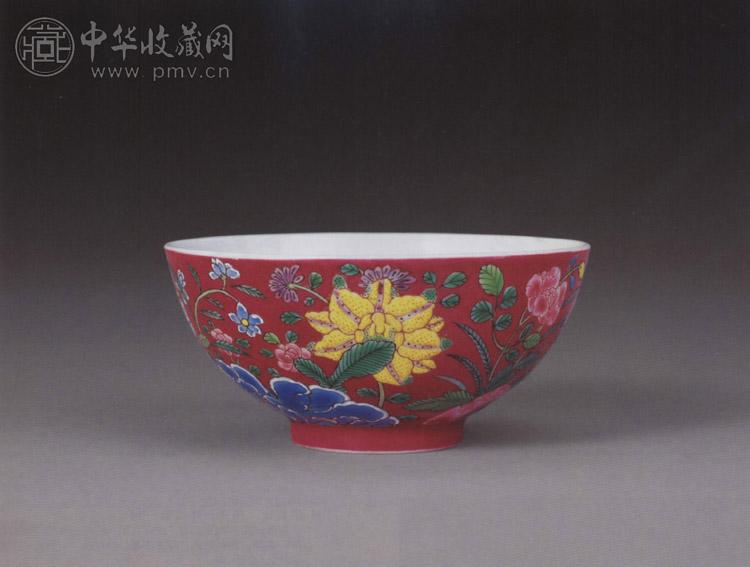 清雍正 胭脂红地粉彩花卉小碗