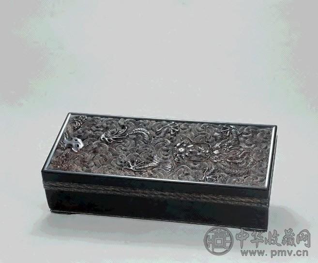清中期 紫檀刻云龙纹方盒 一件