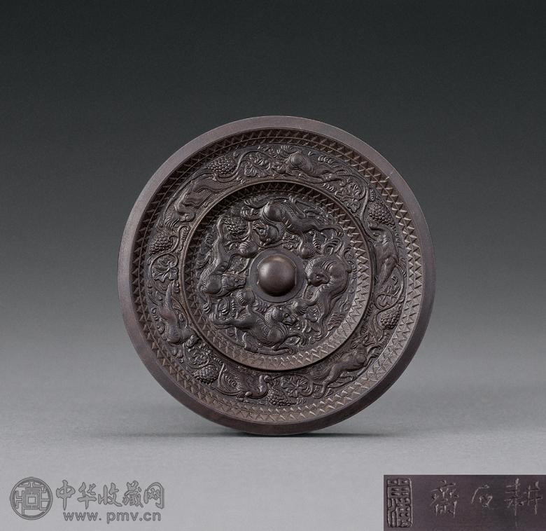 杨留海雕端石唐镜式圆砚