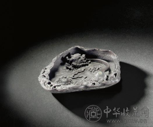 清十八/十九世纪 端石雕“龙吐珠”图笔洗