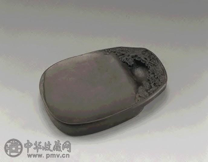 清 端石刻梅花腰圆砚 清 端石刻梅花腰圆砚
