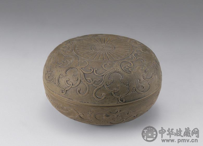 清 绿端石螭龙印盒