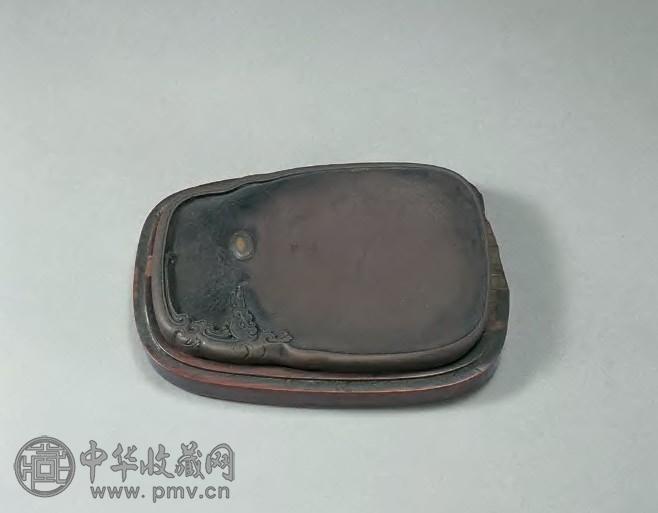 清中期 夔龙戏珠端砚(红木盒)