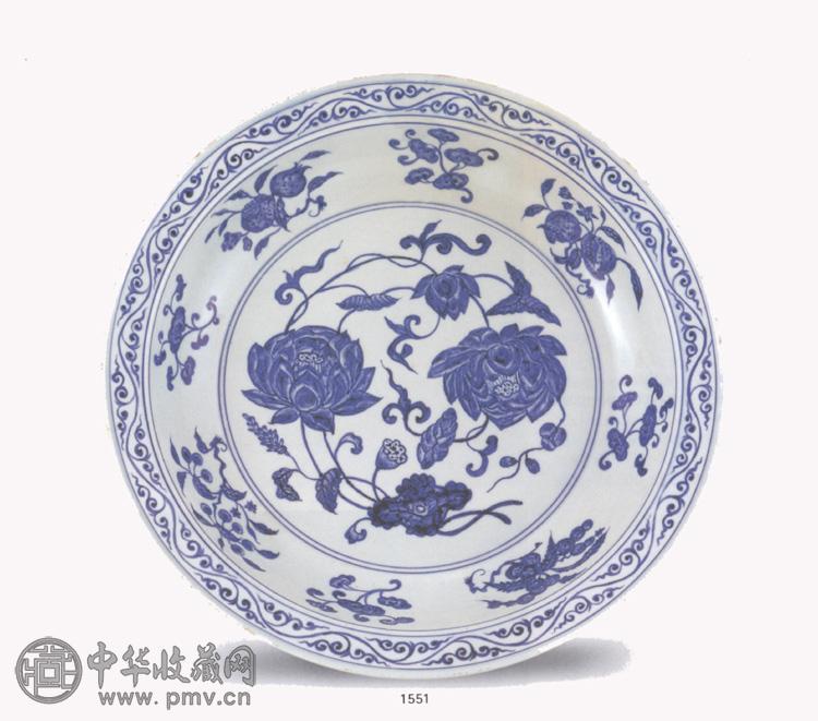 明 青花缠枝花卉盘