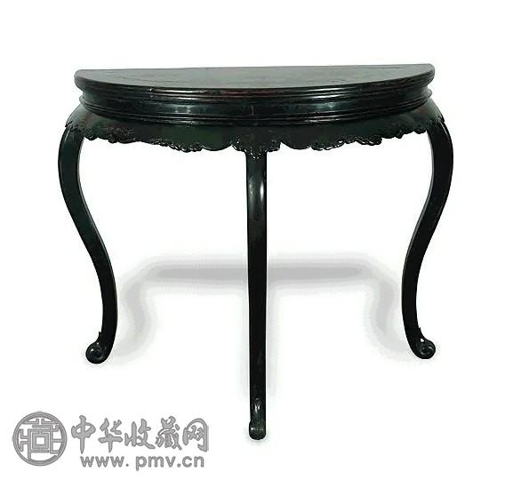 清 榆木黑漆雕花半圆桌