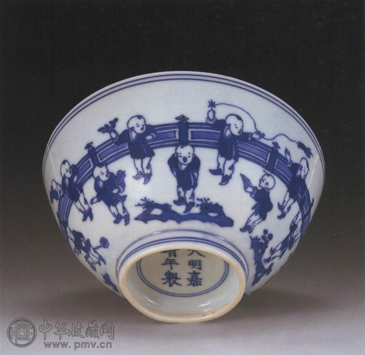 明嘉靖 青花十六子碗