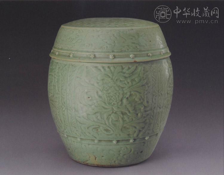 明 龙泉窑刻花卉纹绣墩