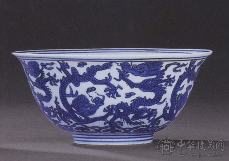明万历 青花龙纹碗