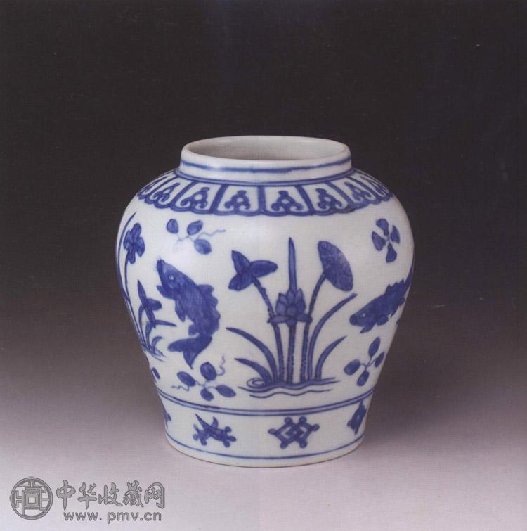 明嘉靖 青花鱼藻纹罐