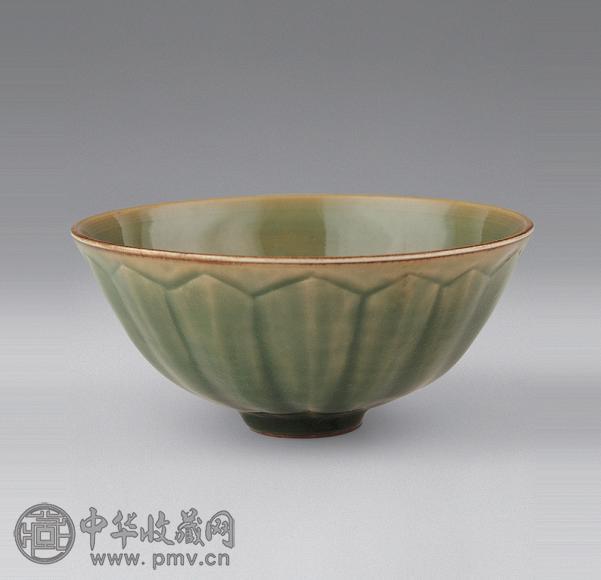 元 梅子青莲瓣碗